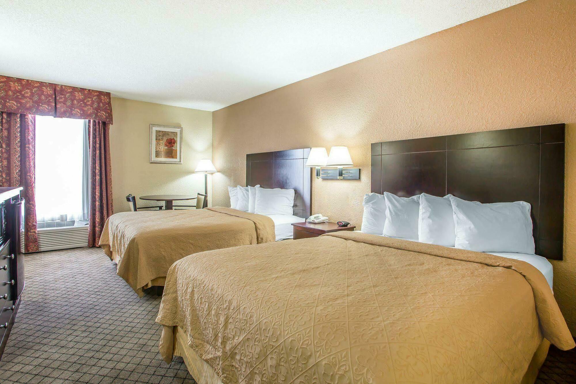 רולה Quality Inn מראה חיצוני תמונה
